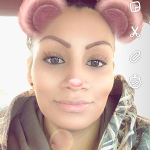 Meet your Posher, Juanetta